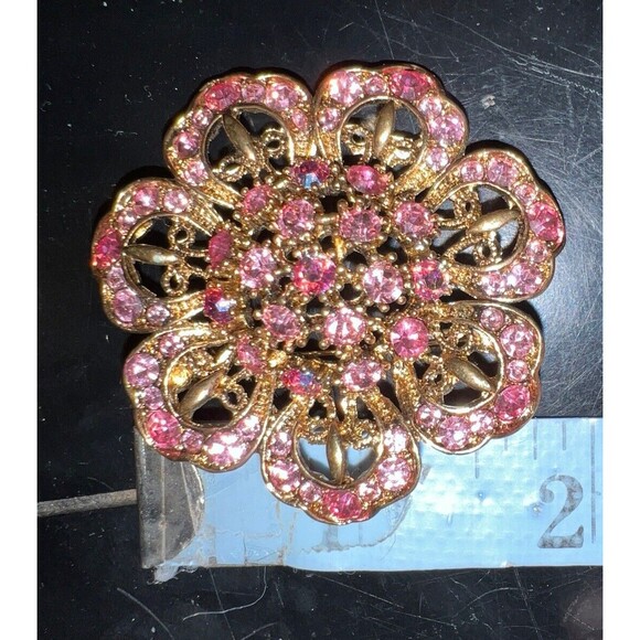 Flower Brooch Pin Rhinestone Round Layered Flowers Gold Vintage Pink - Picture 6 of 6